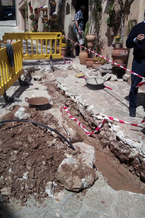 Obres Millora Canalització Font de Na Mas Carrer De la Rosa (Maig 2012)