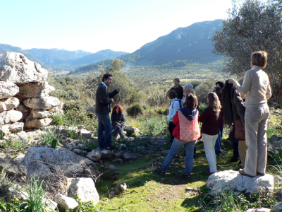 Visita als jaciments prehistòrics de Son Olesa