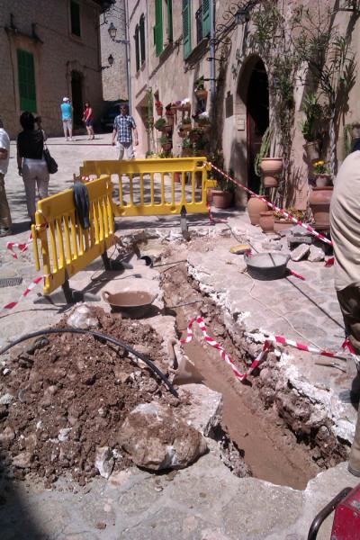 Obres Millora Canalització Font de Na Mas Carrer De la Rosa (Maig 2012)