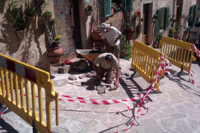Obres Millora Canalització Font de Na Mas Carrer De la Rosa (Maig 2012)