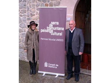 Serra de Tramuntana com a Patrimoni de la Unesco, Valldemossa rep la seva banderola acreditativa 